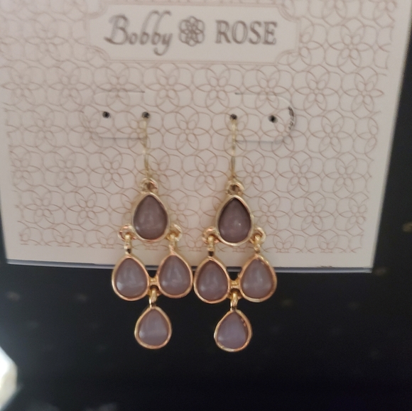 🛍2/$15🛍♡ Bobby Rose Earrings ♡ - Picture 3 of 4